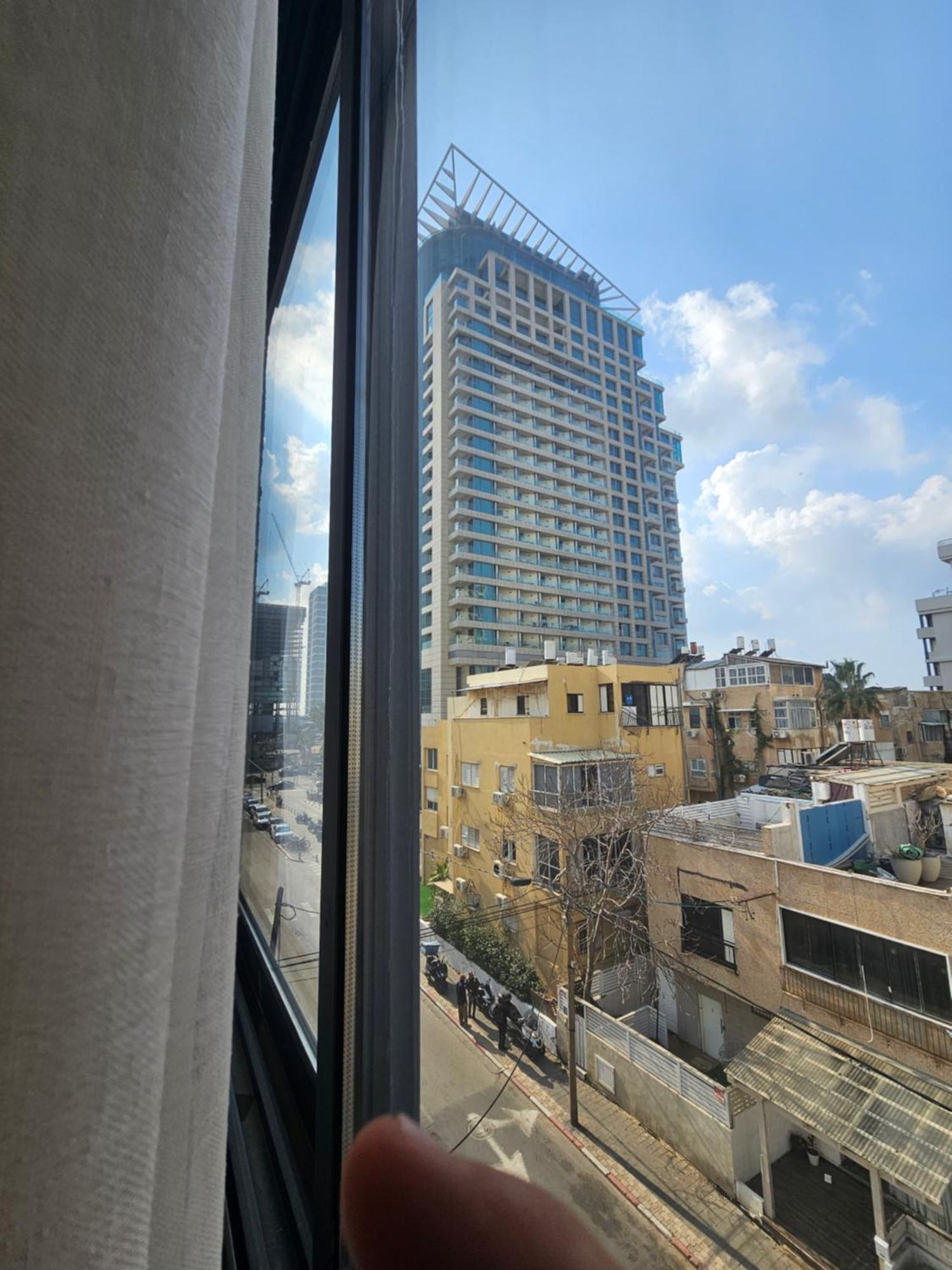 Hayarkon 24 Beach Apartment Tlv テル・アビブ エクステリア 写真